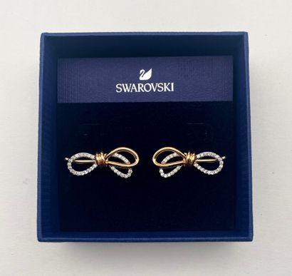 SWAROVSKI.
Paire de boucles d'oreille, modèle...
