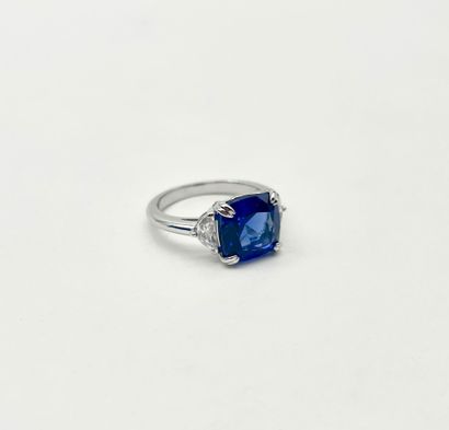 SWAROVSKI.
Bague, modèle 