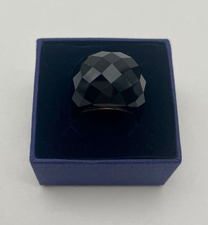 SWAROVSKI.
Bague boule modèle 