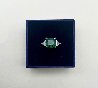 SWAROVSKI.
Bague modèle, 