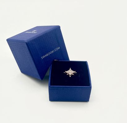 SWAROVSKI.
Bague, modèle 
