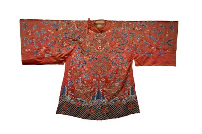 Changfu informal dress in red silk, embroidered...
