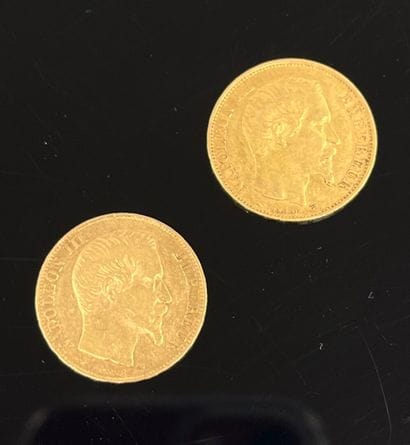 Lot de deux pièces de 20 francs en or. Type...