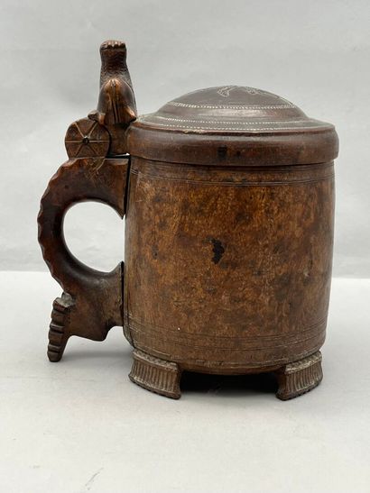 Chope ou tankard en ronce de bouleau tourné...