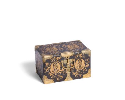 Miniature transport box in black lacquer...