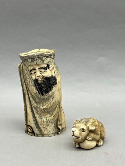 Lot including:
- A statuette representing...