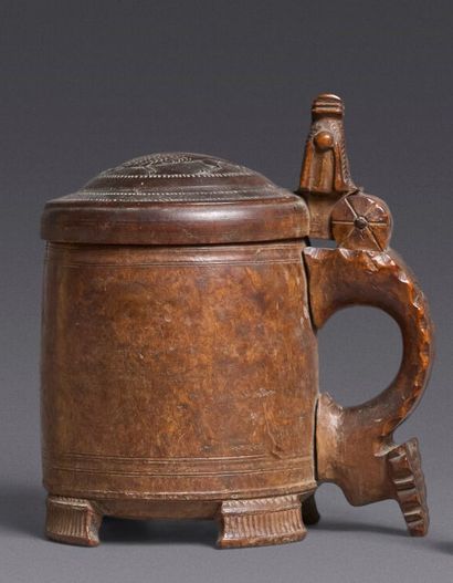 Chope ou tankard en ronce de bouleau tourné...