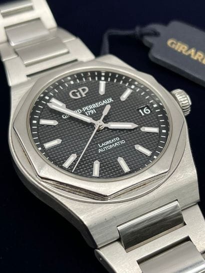 GIRARD-PERREGAUX 
Montre-bracelet pour homme,...