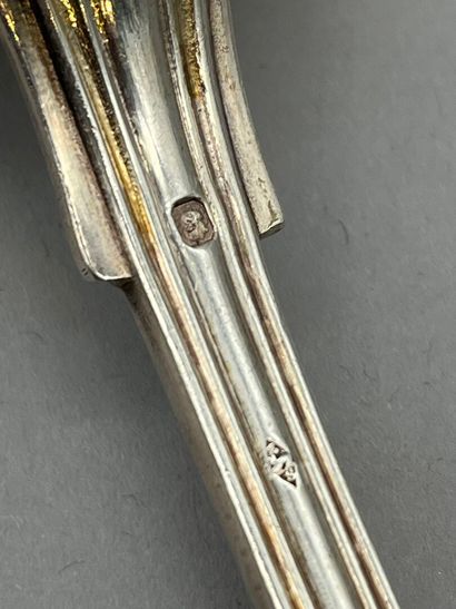 Suite de 18 grands couverts en argent 950...