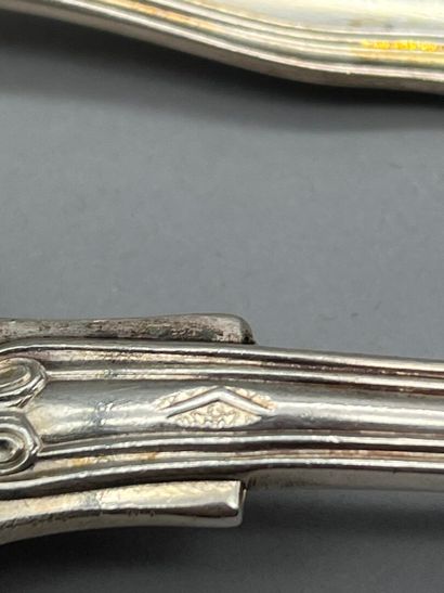 Suite de 18 grands couverts en argent 950...