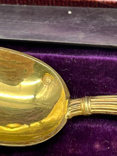 Child's cutlery in 800 °/°°° gilt silver...