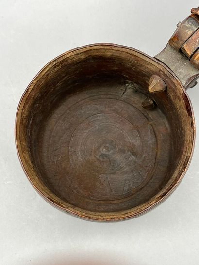 Chope ou tankard en ronce de bouleau tourné...