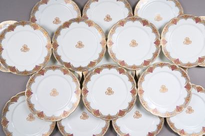 PARIS
Suite of 30 rimmed plates in polychrome...