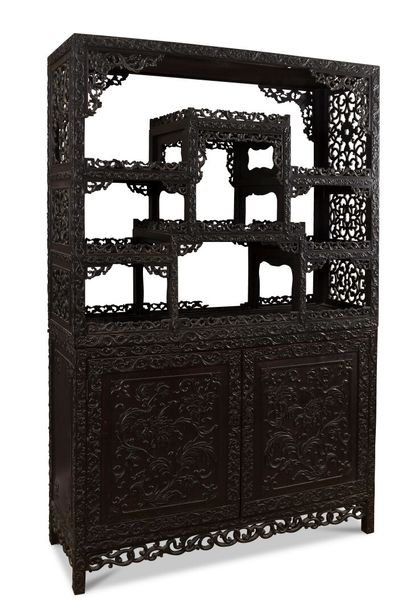 Large two-part display shelf in hongmu wood....