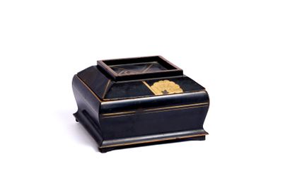 Square quadripod box in black maki-e lacquer...