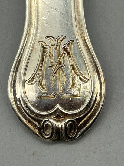 Suite de 18 grands couverts en argent 950...
