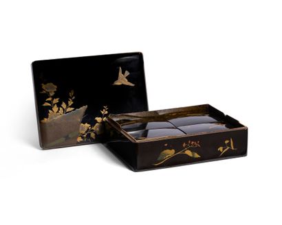 Lot including: 
- A rectangular lacquer box...