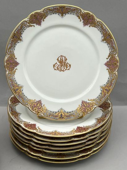 PARIS
Suite of 30 rimmed plates in polychrome...