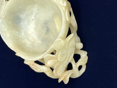Brush wash, China, 19th c. 
Pale green jade....