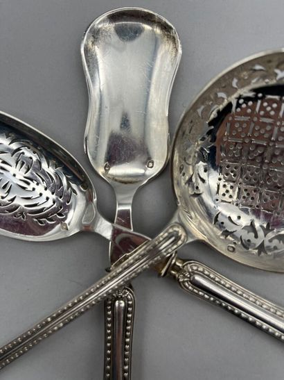950 °/°° silver household set comprising:...