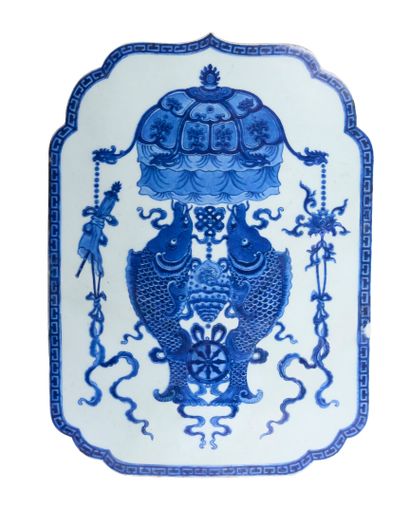 Polylobed porcelain plate with blue-white...