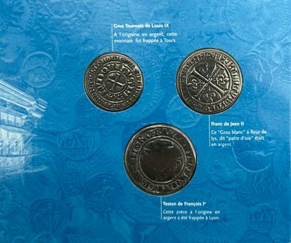 Lot comprenant : 
- Une pièce de 50 centimes...