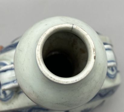 Vase gourde en porcelaine bleu blanc, la...