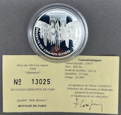 Lot comprenant :
- Une pièce de 100 francs...