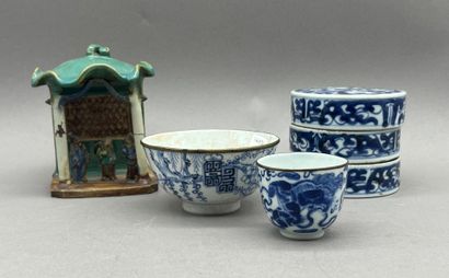 Lot comprising 4 stoneware and porcelain...