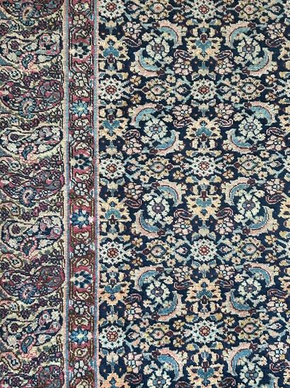 Tapis rectangulaire en laine à motifs de...