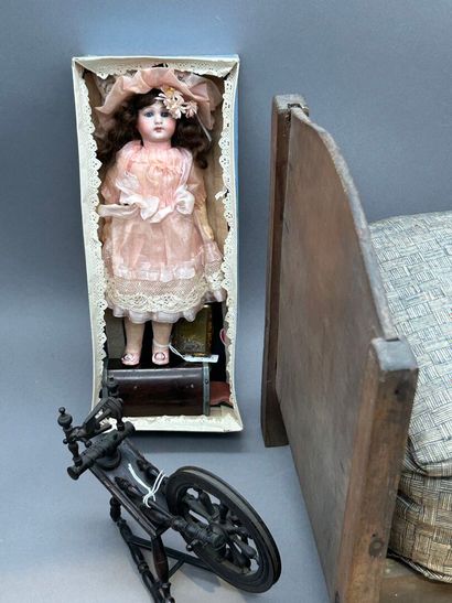 Lot comprenant :
- MIGNONNETTE, S.F.B.J....