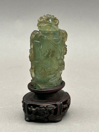 Tabatière en aventurine à décor sculpté en...