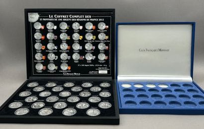 Lot comprenant :
- Une suite complète de...