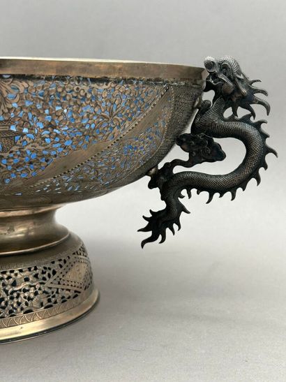 Important 800°/°° silver bowl with openwork...