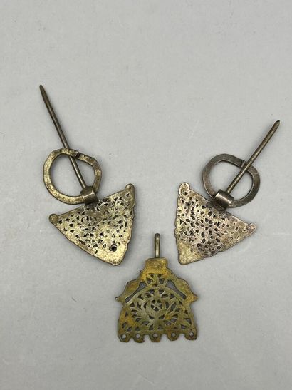 Lot de bijoux ethniques ou égyptiens en argent...