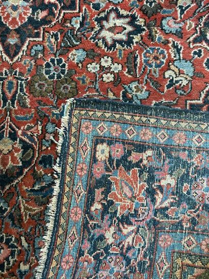 Tapis rectangulaire en laine à motifs de...