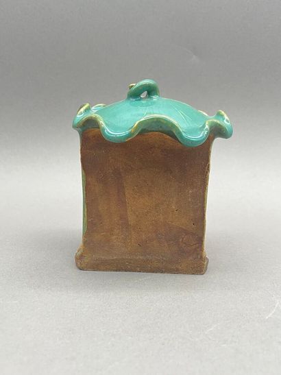 Lot comprising 4 stoneware and porcelain...