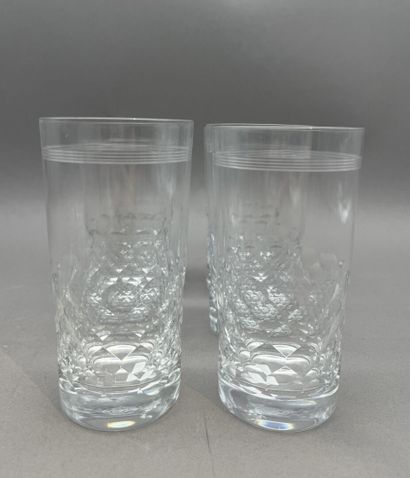 Lot comprenant: 
- BACCARAT, 6 verres à orangeade...