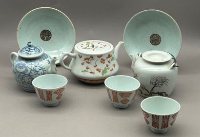 Lot de 8 pièces en porcelaine, comprenant...