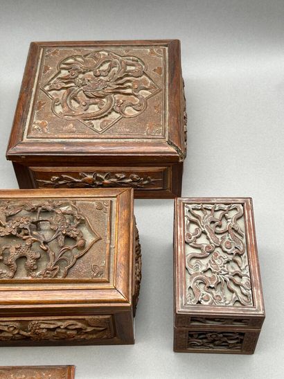 Lot including : 
- An exotic wood blotting...