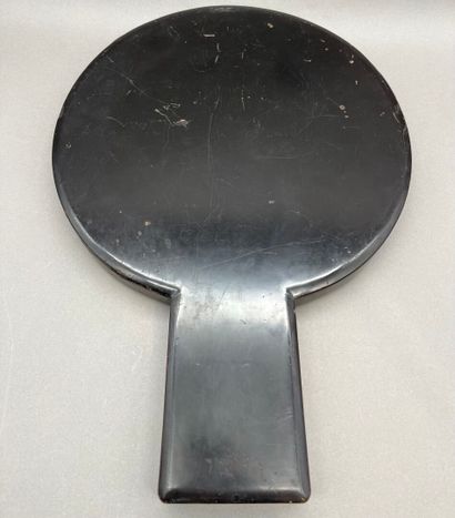 Grand miroir en alliage de cuivre à décor...