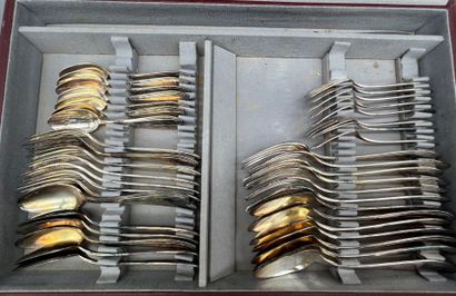Lot comprenant :
- APOLLO
Partie de ménagère...