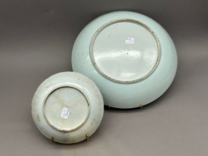 Lot comprenant : 
- Chine, Canton, XIXe siècle.
Coupe...