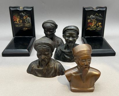 Lot including: two lacquered bookends and...