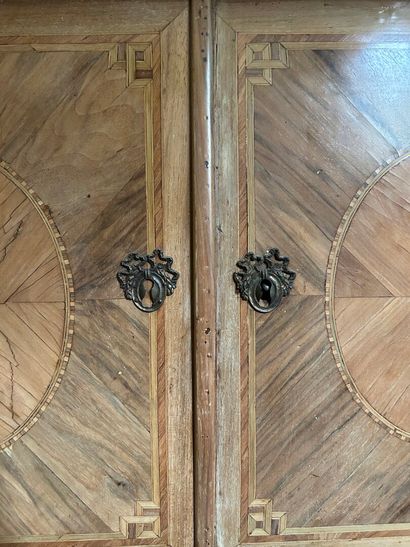 Secrétaire en armoire, en placage de bois...