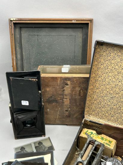 Ensemble de matériel photographique, cinématographique...