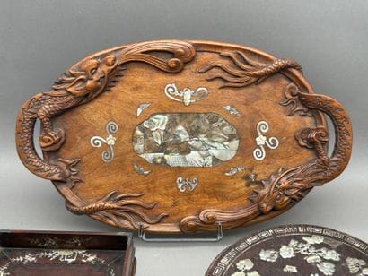 Set comprising: 
- A wooden tray carved in...