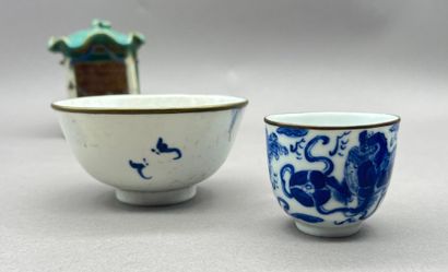 Lot comprising 4 stoneware and porcelain...