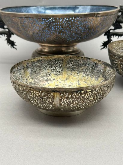 Important 800°/°° silver bowl with openwork...