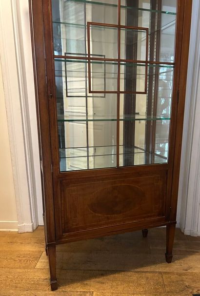 Meuble haut formant vitrine en bois de placage...